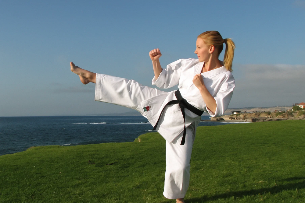 Patada Frontal Paso a Paso en Karate
